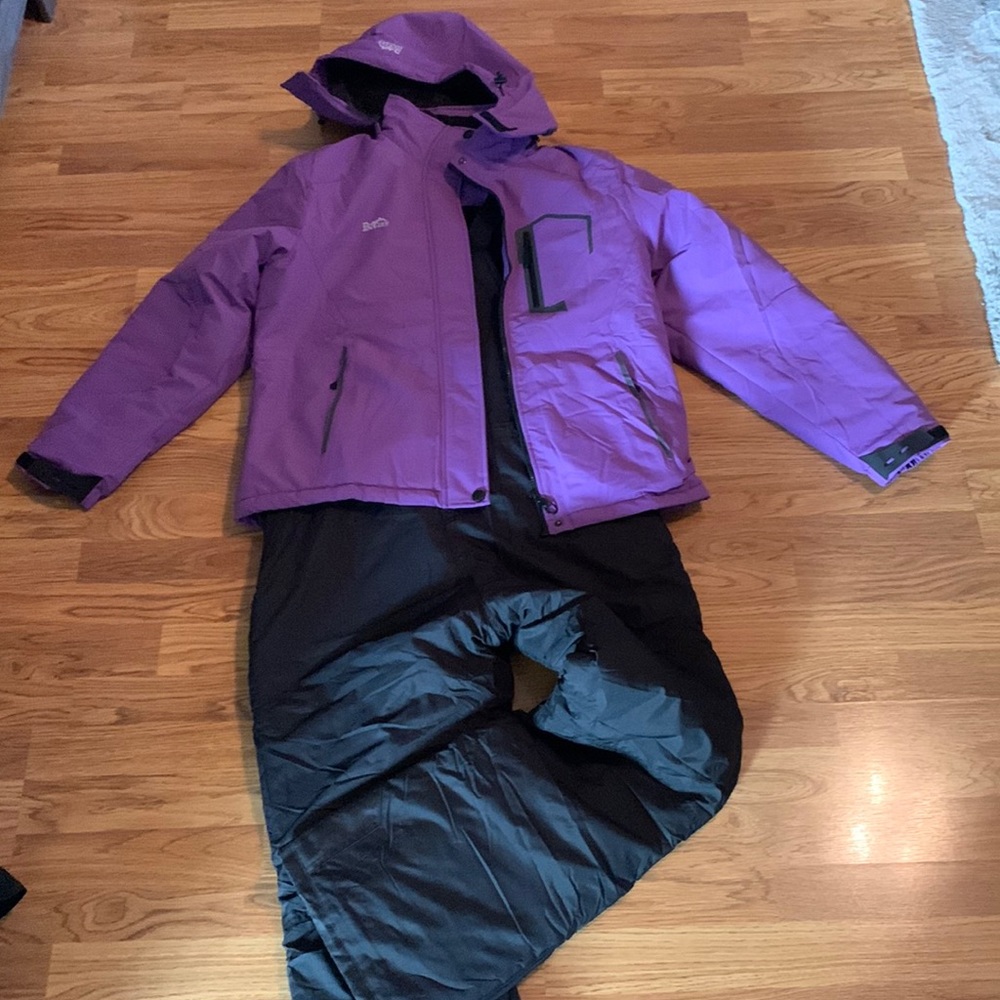 Arctic Quest women’s insulated ski bib and Pooluly women’s ski jacket